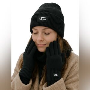 UGG Two Piece Set Rib Knit Beanie & Tech Gloves Set NWT Black One Size